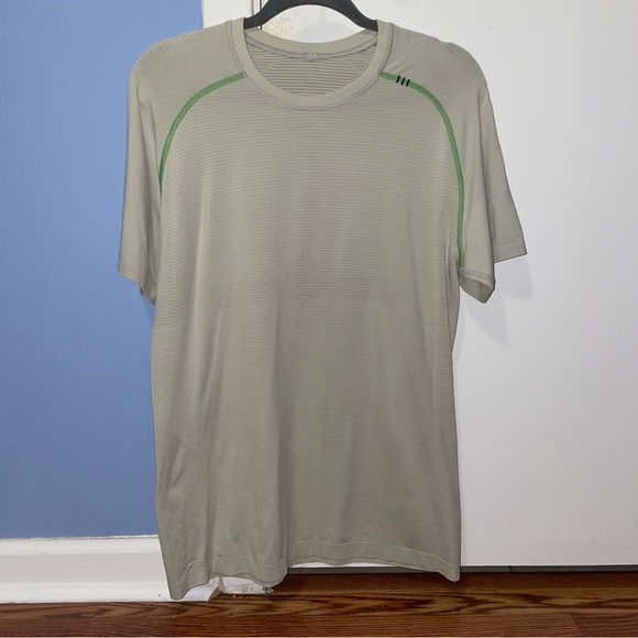 Lululemon Medium Metal Vent Tech Pastel Green - Picture 1 of 4